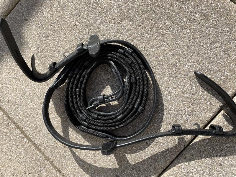 Image de: Rênes noires neuves corde 